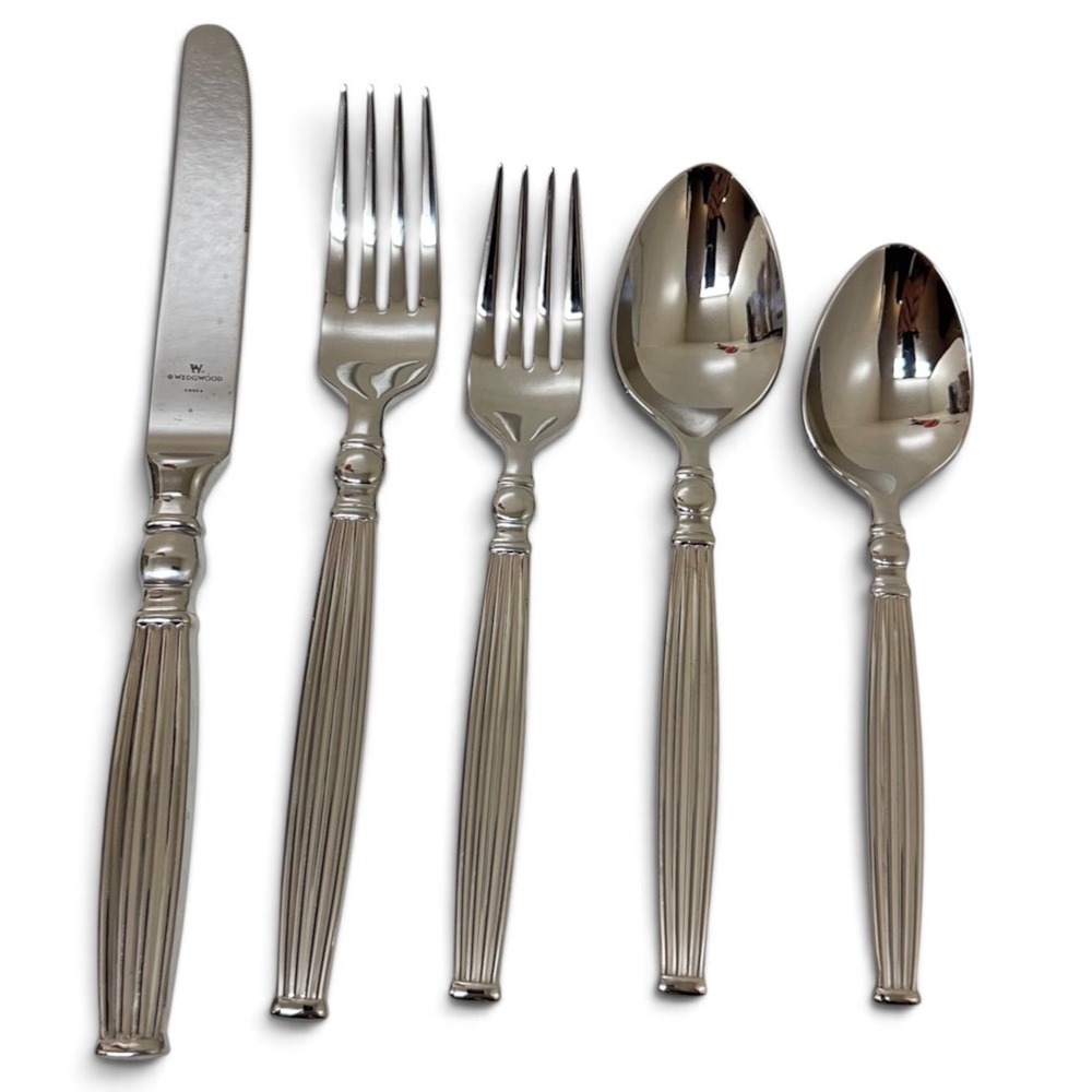 Wedgwood Colosseum 18/10 Stainless Steel 5 Piece Flatware Place Setting Korea